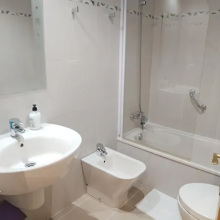 Apartamentos Chevere Esmeralda Oviedo Zewnętrze zdjęcie